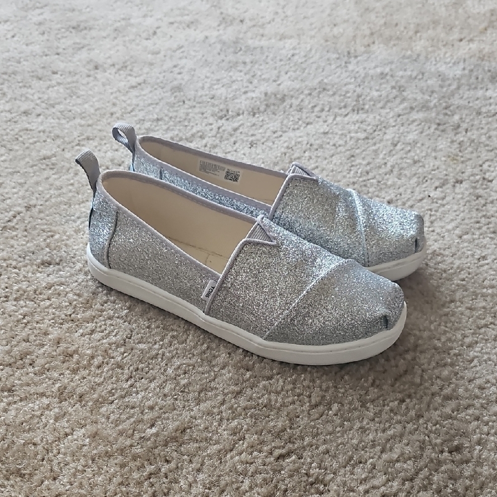 Toms Youth Alpargata Silver Iridescent Size 1.5